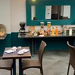 De Flore Hotel