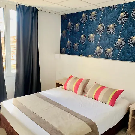 De Flore Hotel