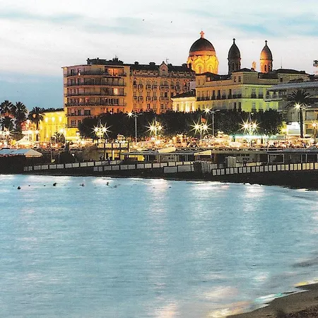 Hotel De Flore Saint-Raphaël