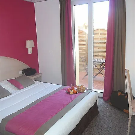 Hotel De Flore 3*